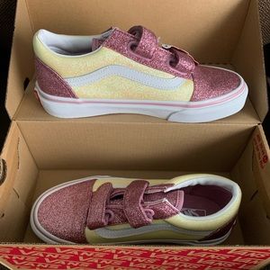 VANS Kids Old Skool V Shoe NWT size 2.5 kids